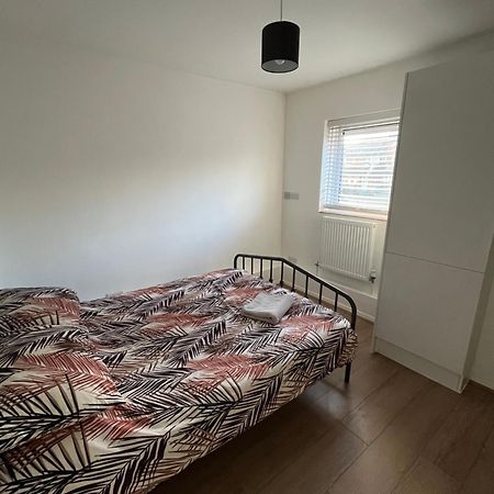 沃特福德Immaculate 2 Bed Flat With Free Parking!公寓 外观 照片